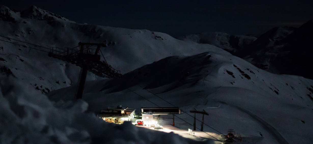 Moonlight Skiing & Dinner