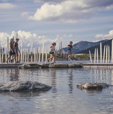 Eine Familie am Fichtensee.