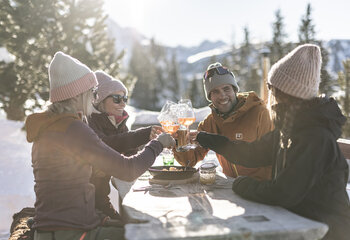 Hütteneinkehr mit Freunden