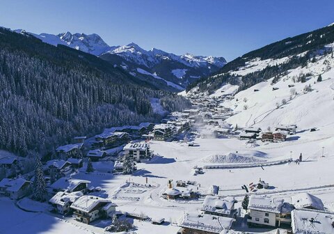 Blick auf Gerlos im Winterkleid.