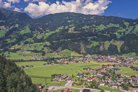 Blick auf die Gemeinde Zellberg