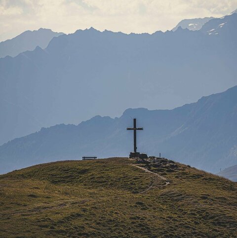 Das Gipfelkreuz am Isskogel