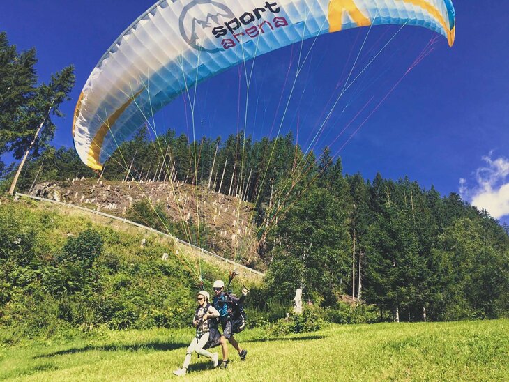 Paragleiter landet 