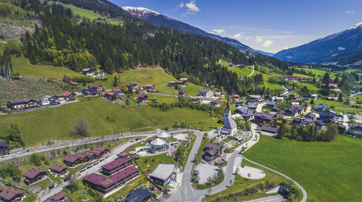 Blick auf Königsleiten im Sommer