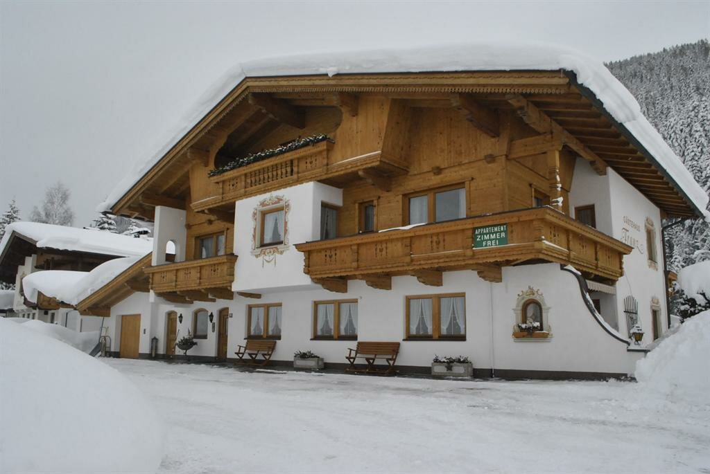 Unser-Haus-im-Winter.jpg