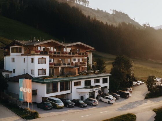 "Das Dörfl 412" Hotelbar im Ferienhotel Jörglerhof