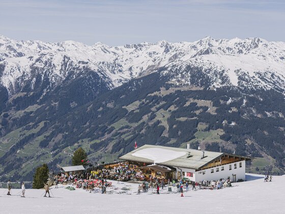 Lederhosen Wedelfinale auf der Kreuzjoch Alm