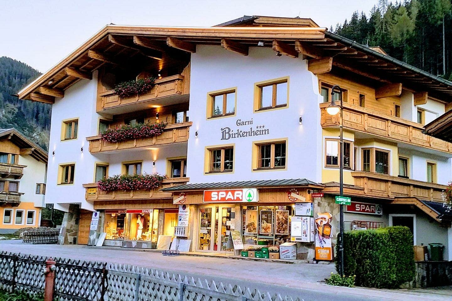 Spar-Tschugg-close.jpg