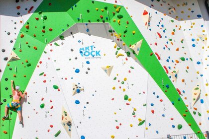 Kletterwand.jpg