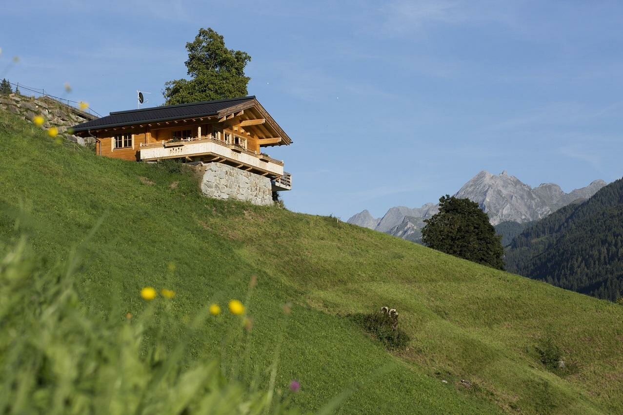 Friedlach-Huette-im-Sommer.jpg