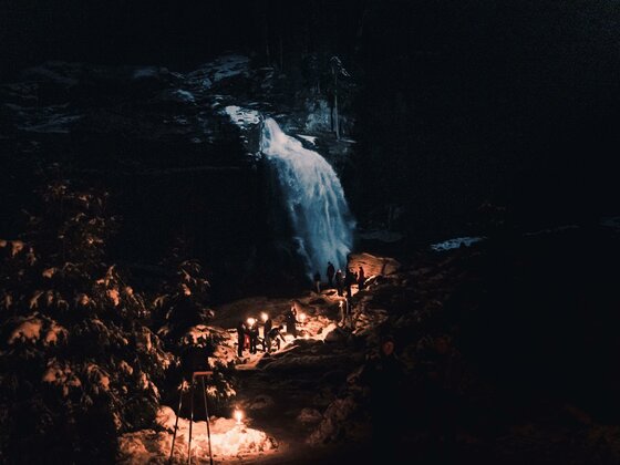 Romantische Fackelwanderung