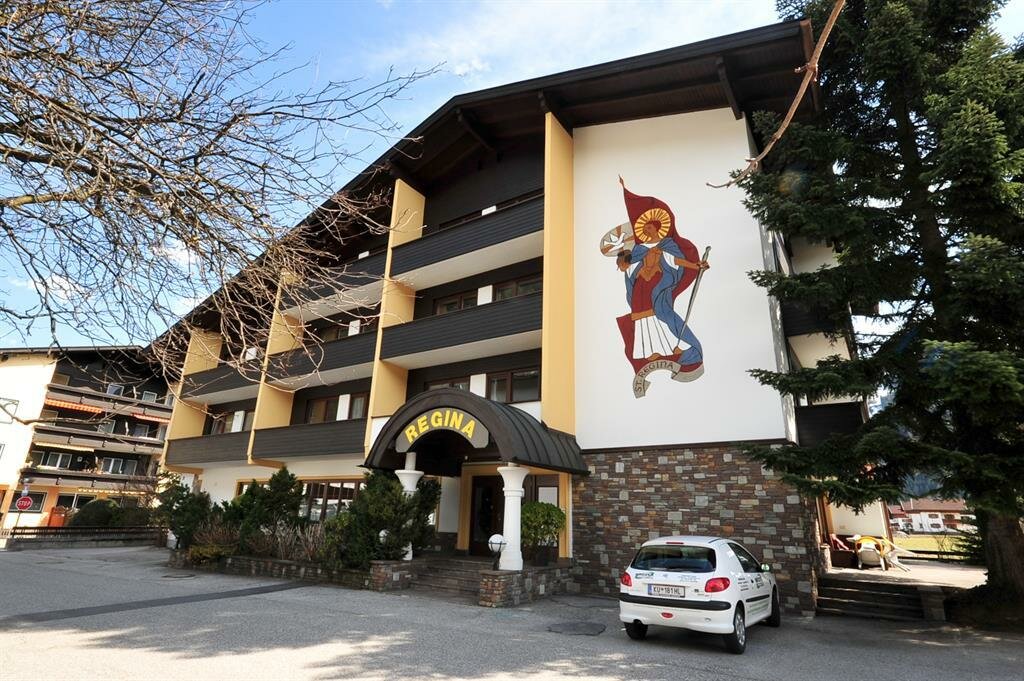 Appartementhaus-Zillertal-Arena-im-Sommer.jpg