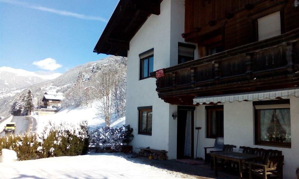 Haus-Taxacher-Winter.jpg