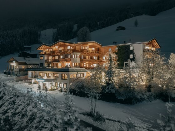 "Das Dörfl 412" Hotelbar im Ferienhotel Jörglerhof