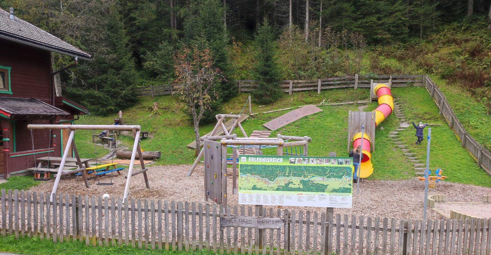 Spielplatz-Baerlihoehle.jpg