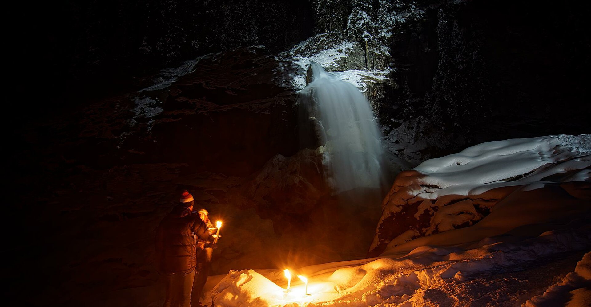 Fackelwanderung-Wasserfall.jpg