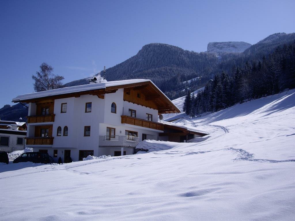 Apart-Magdalena-am-Hainzenberg-im-Winter.jpg