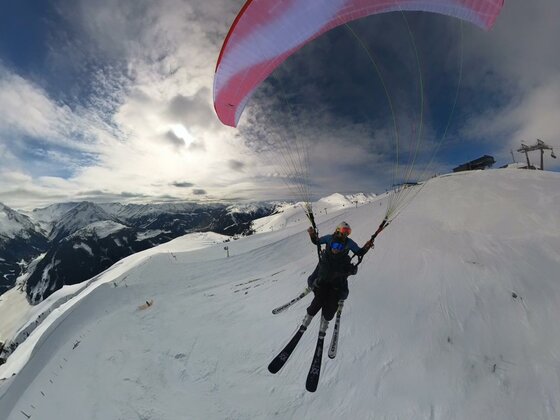 Gleitschirmfliegen in Königsleiten