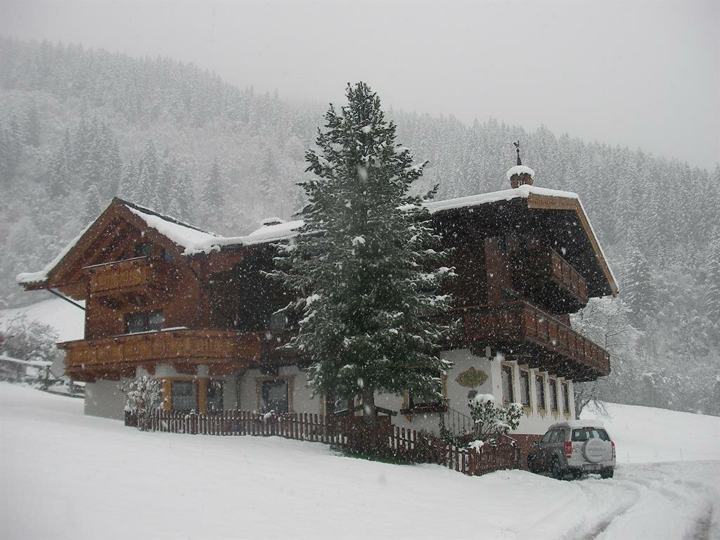 Unser-Haus-Winter.jpg